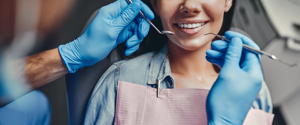 Całościowe leczenie dentystyczne – odkryj drogę do zdrowej i uroczego uśmiechów.